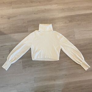 Wilfred Cropped Cream Turtle Neck
